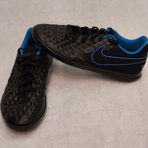 Nike Tiempo Legend 8 Club IC Indoor Soccer Shoes Mens Size 7 Black AT6110-004